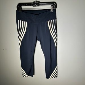 Athleta Ultimate Stash Pocket Navy Swirls Capri Workout Yoga Pants Medium Woman